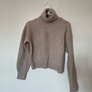 H&M Women's Turtleneck Sweater - Beige